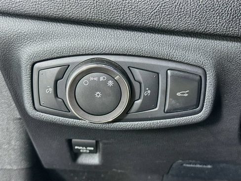 Used 2018 Lincoln MKC Reserve w/ Lincoln MKC Climate Package FWD image 10
