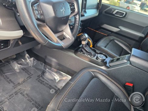 Used 2023 Ford Bronco Badlands image 13