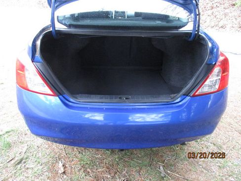 Used 2013 Nissan Versa SV w/ Convenience Pkg image 10