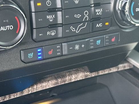 Used 2019 Ford F350 Lariat w/ Lariat Ultimate Package AWD/4WD image 30