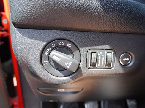 Used 2016 Dodge Challenger R/T Plus image 30