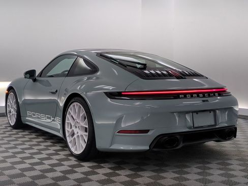 Used 2025 Porsche 911 Carrera RWD image 3
