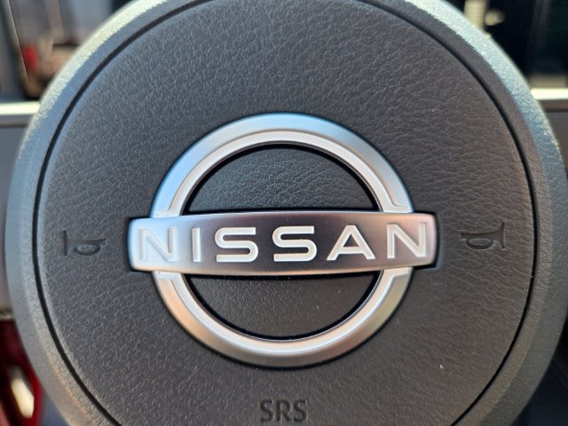 Used 2025 Nissan Kicks SV AWD/4WD image 31