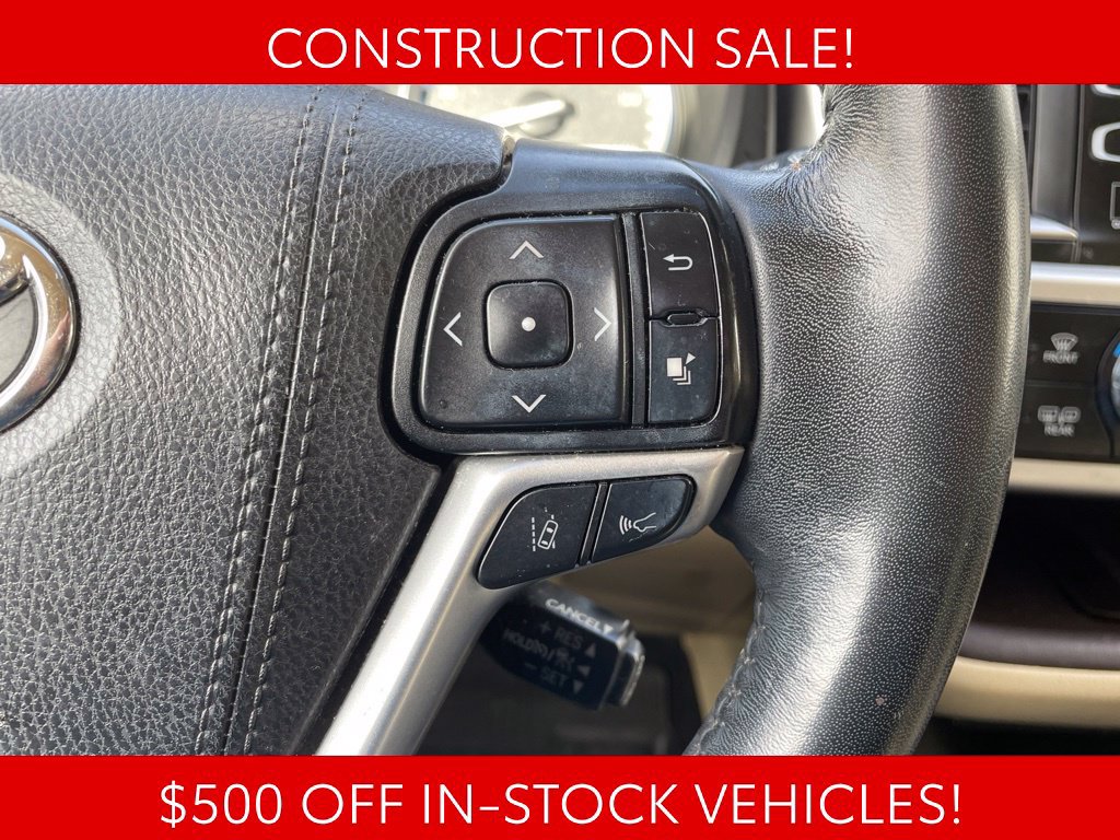 Used 2019 Toyota Highlander Limited Platinum AWD/4WD image 32