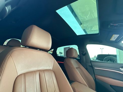 Used 2024 Audi Q8 e-tron Premium image 21