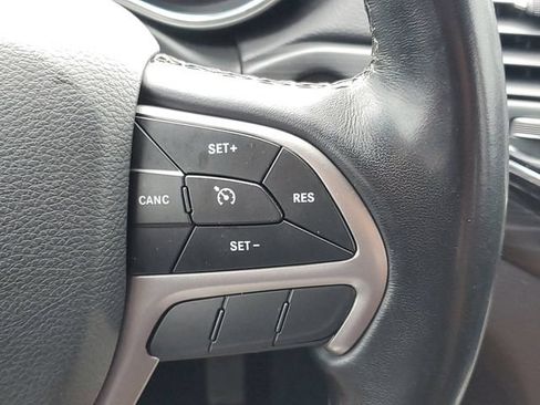 Used 2021 Jeep Grand Cherokee Altitude AWD/4WD image 24
