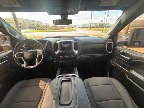 Used 2022 Chevrolet Silverado 3500 LT w/ Convenience Package image 12