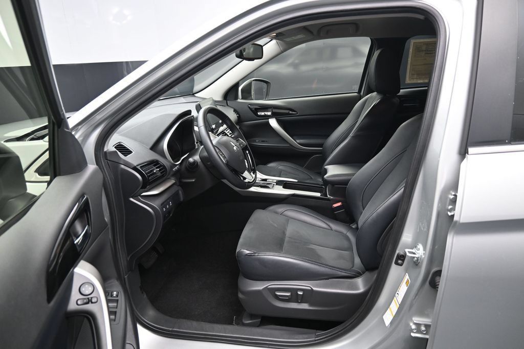 Used 2025 Mitsubishi Eclipse Cross SE AWD/4WD image 9