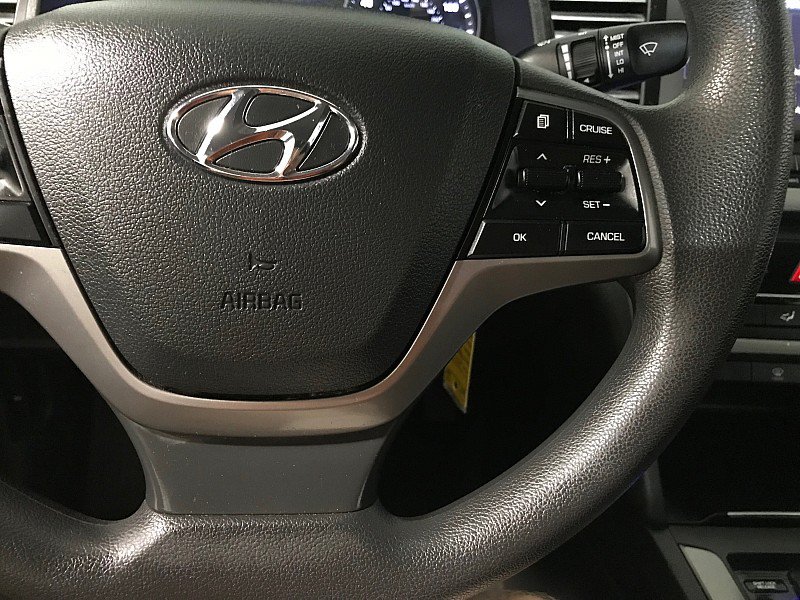 Used 2018 Hyundai Elantra SEL FWD image 25