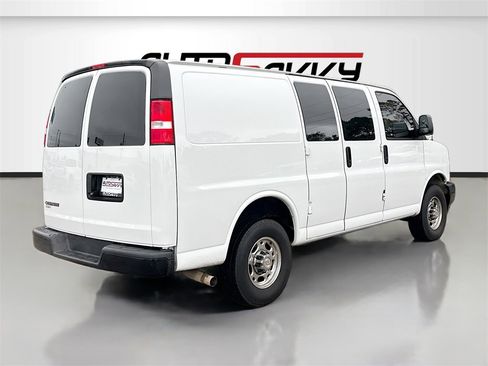 Used 2022 Chevrolet Express 2500 w/ Driver Convenience Package image 7