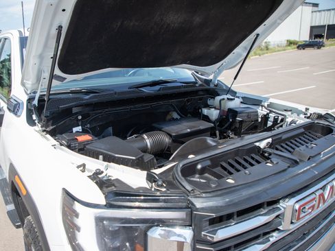 Used 2024 GMC Sierra 3500 SLE AWD/4WD image 30
