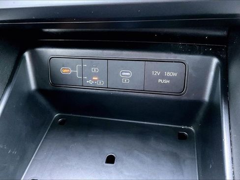 Used 2025 Hyundai Tucson SE image 32