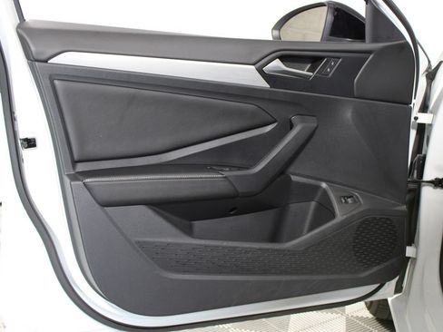 Used 2025 Volkswagen Jetta Sport FWD image 6