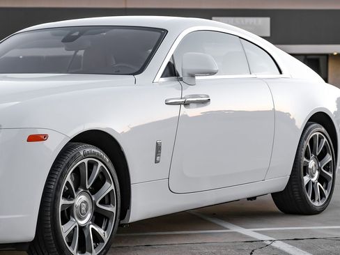 Used 2020 Rolls-Royce Wraith image 7