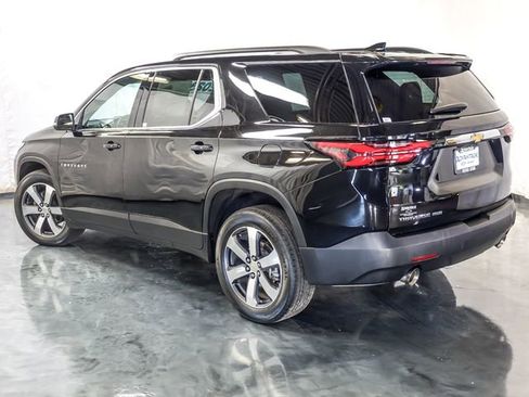 Used 2023 Chevrolet Traverse LT w/ LT Premium Package AWD/4WD image 8