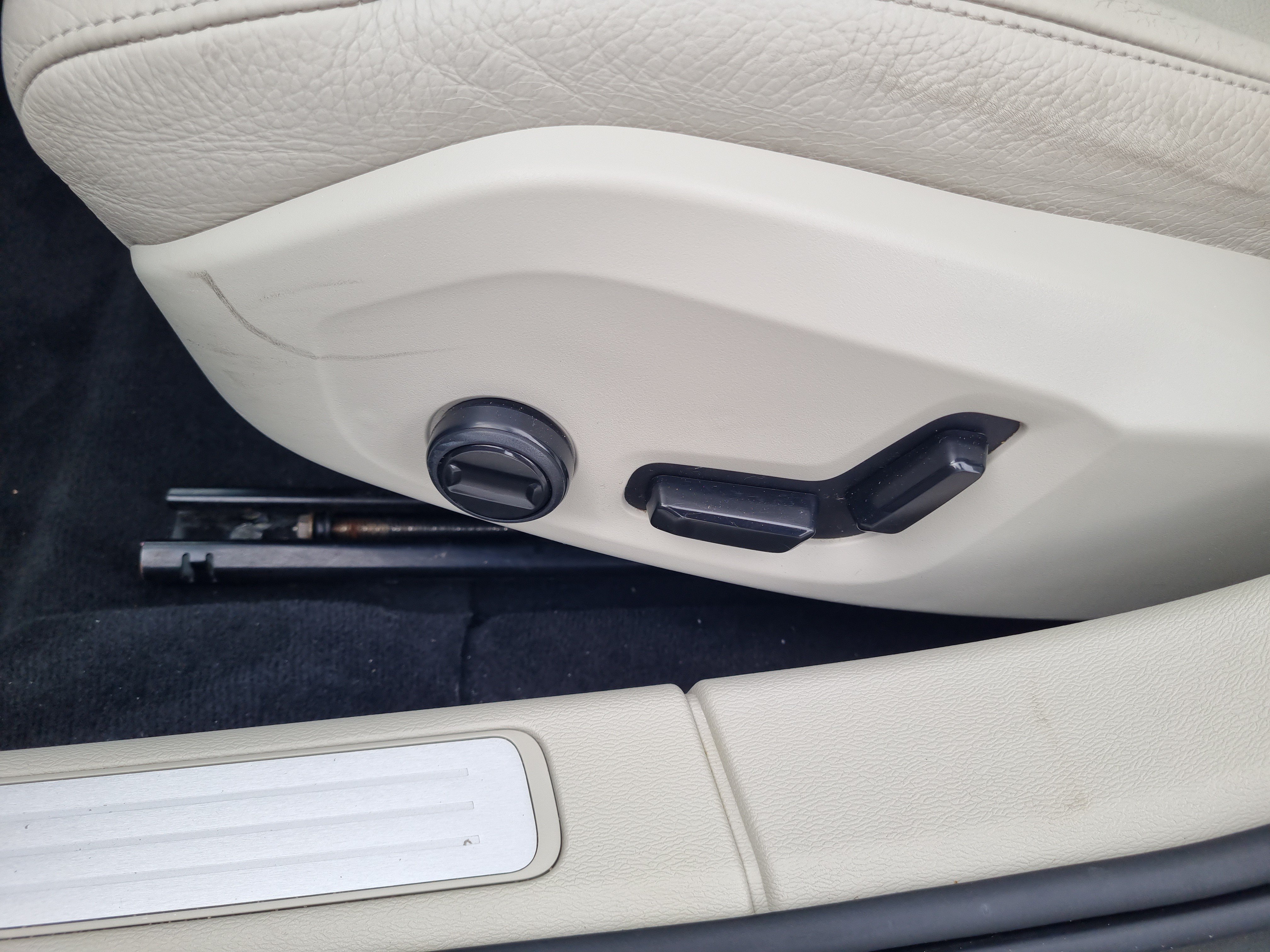 Used 2020 Volvo V60 T5 Momentum FWD image 24
