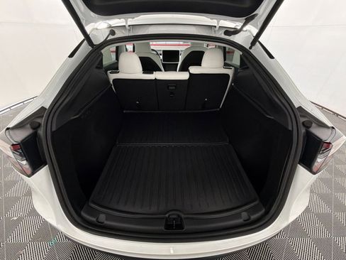Used 2025 Tesla Model Y Long Range image 26