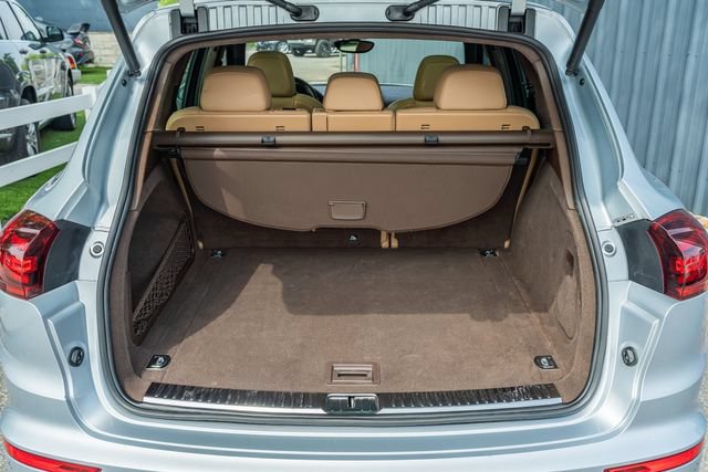 Used 2016 Porsche Cayenne Turbo AWD/4WD image 14