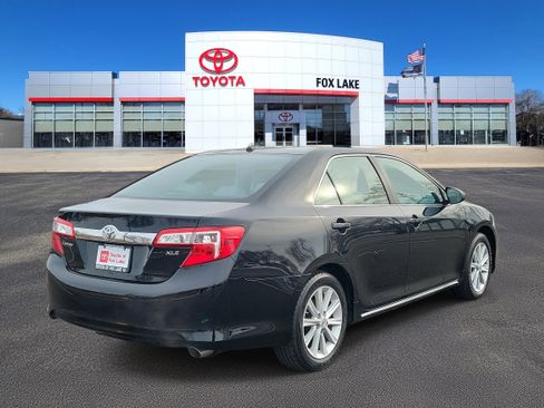 Used 2014 Toyota Camry XLE image 4