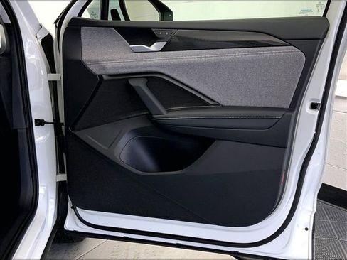 Used 2025 Volkswagen Tiguan S w/ 18" Wheel Package image 23