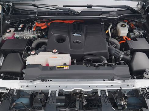 Used 2023 Toyota Tundra Platinum image 15