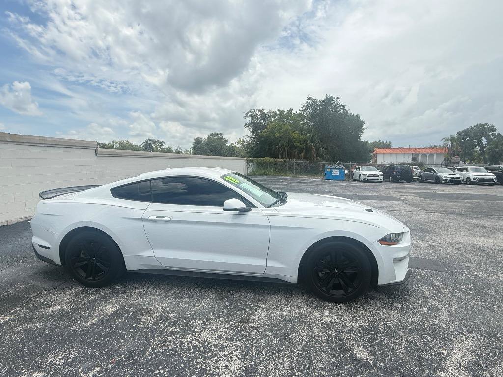 Used 2018 Ford Mustang Premium RWD image 3