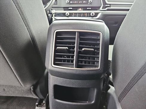Used 2024 Kia Sportage LX image 16
