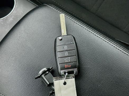 Used 2019 Kia Sorento FWD image 25