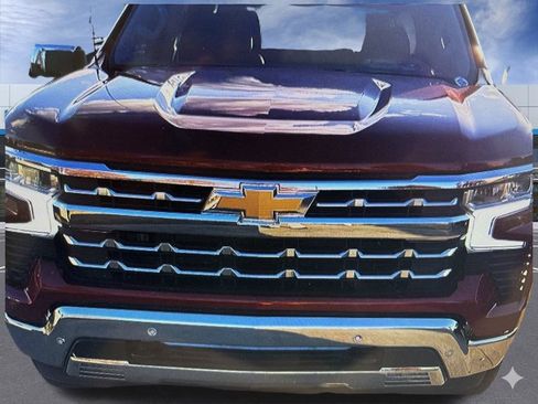 Used 2024 Chevrolet Silverado 1500 LTZ w/ Technology Package image 9