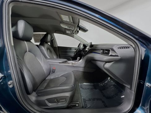 Used 2021 Toyota Camry XLE w/ Cold Weather Package image 31