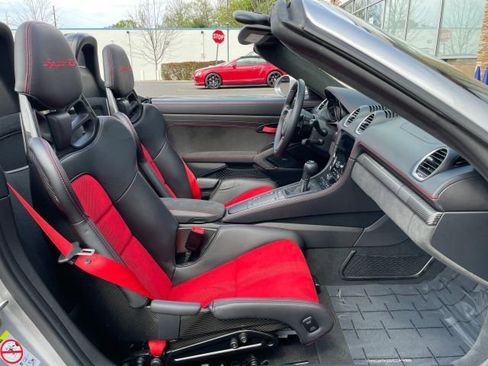 Used 2025 Porsche 718 Boxster Spyder RS RWD image 41