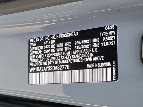 New 2025 Porsche Cayenne Coupe AWD/4WD image 34