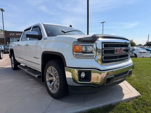 Used 2015 GMC Sierra 1500 SLT w/ SLT Crew Cab Value Package AWD/4WD image 7
