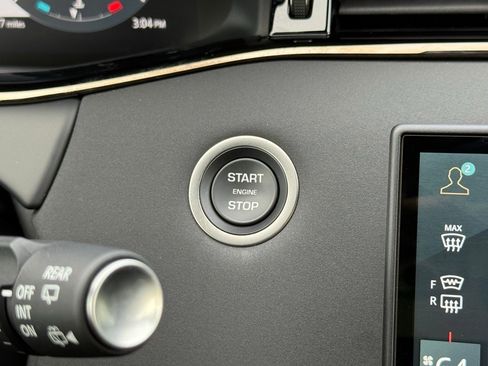 Certified 2026 Land Rover Range Rover Evoque Dynamic SE image 23