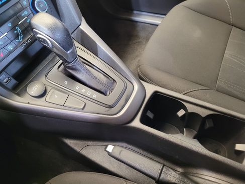 Used 2018 Ford Focus SEL w/ Cold Weather Package FWD image 26