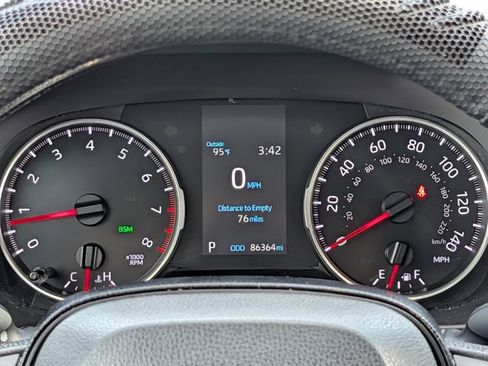 Used 2021 Toyota RAV4 XLE FWD image 27