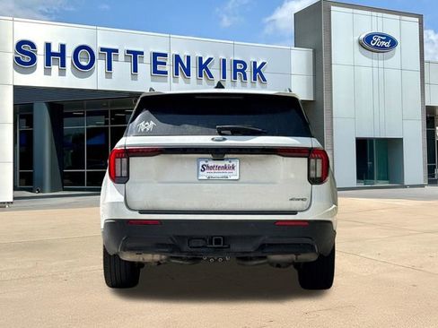 Used 2025 Ford Explorer ST-Line w/ Premium Package AWD/4WD image 8