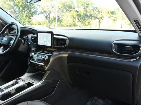 Used 2021 Ford Explorer Limited w/ Equipment Group 301A image 26