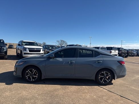 Certified 2024 Nissan Sentra SV image 7