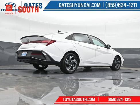 Used 2025 Hyundai Elantra Sport FWD image 40