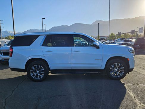 Used 2024 Chevrolet Tahoe LT w/ LT Signature Package AWD/4WD image 2