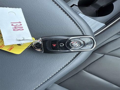 Used 2024 Buick Enclave Premium image 34