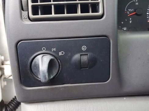 Used 2002 Ford F250 XL image 11