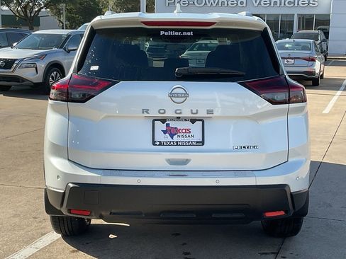 New 2025 Nissan Rogue SV w/ SV Premium Package image 6