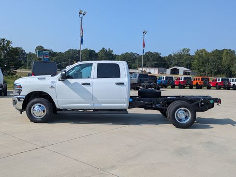 New 2026 RAM 3500 Tradesman w/ Chrome Appearance Group A AWD/4WD image 2