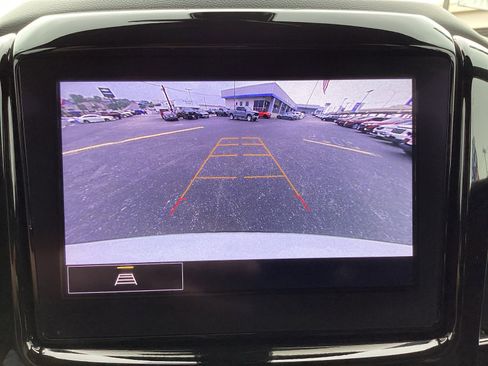 Used 2023 Chevrolet Traverse LT FWD image 21