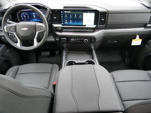 New 2026 Chevrolet Silverado 2500 LTZ w/ LTZ Premium Package AWD/4WD image 18