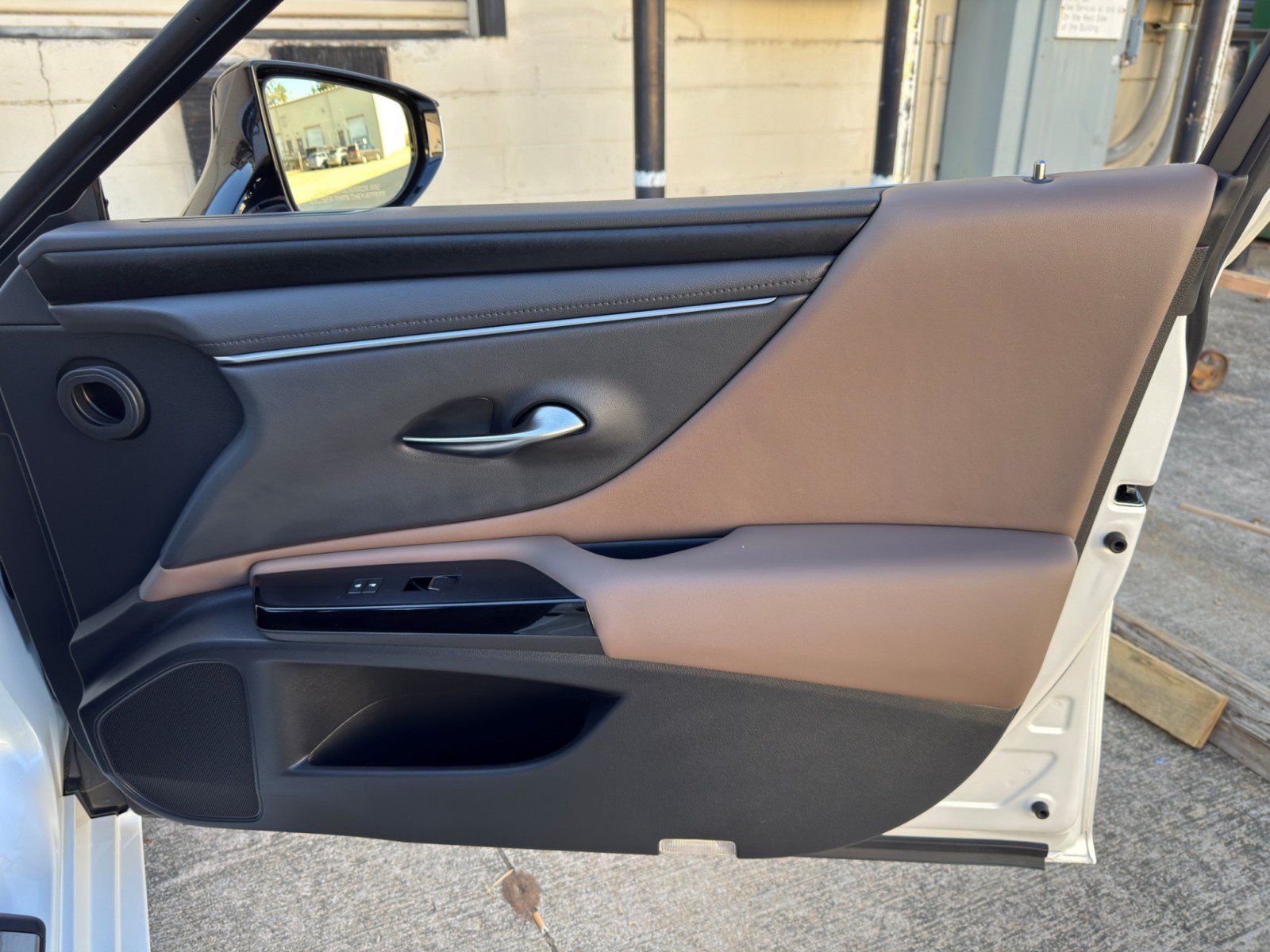 Used 2024 Lexus ES 300h w/ Premium Package FWD image 50