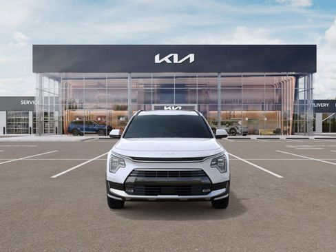 New 2025 Kia Niro SX Touring image 2