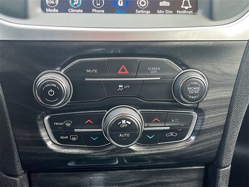 Used 2020 Chrysler 300 Touring w/ Chrome Appearance Package image 15